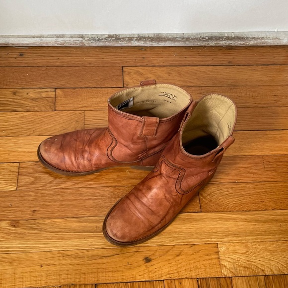 Women’s Frye Ankle Boots - Picture 6 of 8